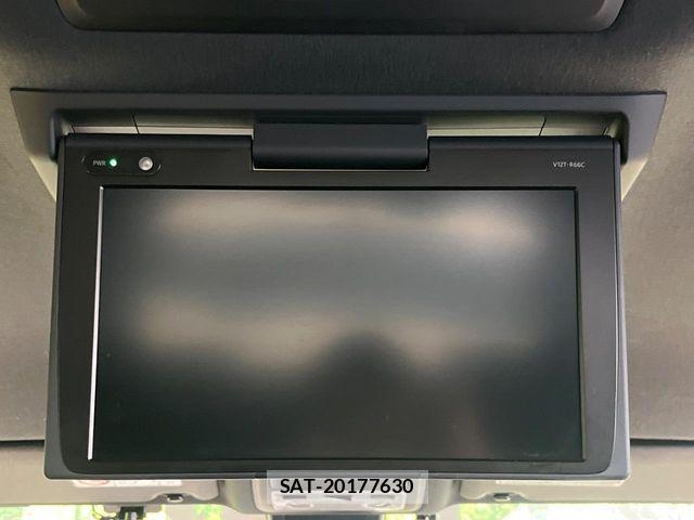 Toyota VOXY 2018-05 8247124-3