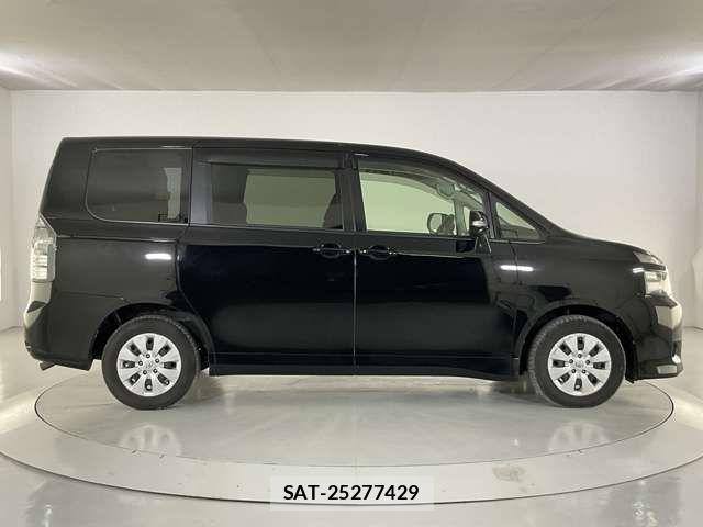 Toyota VOXY 2013-03 8247129-6