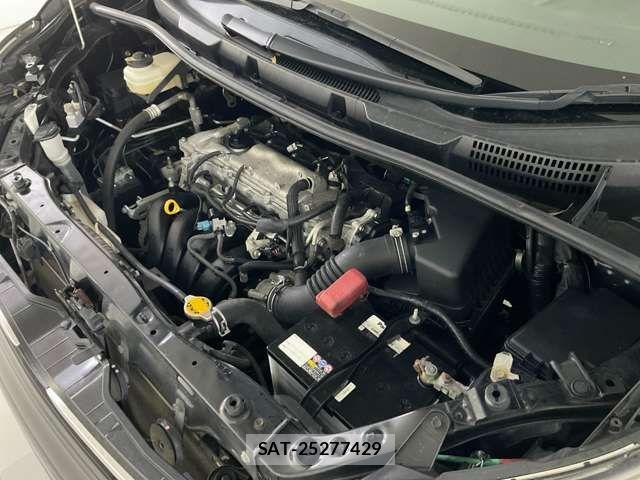 Toyota VOXY 2013-03 8247129-11