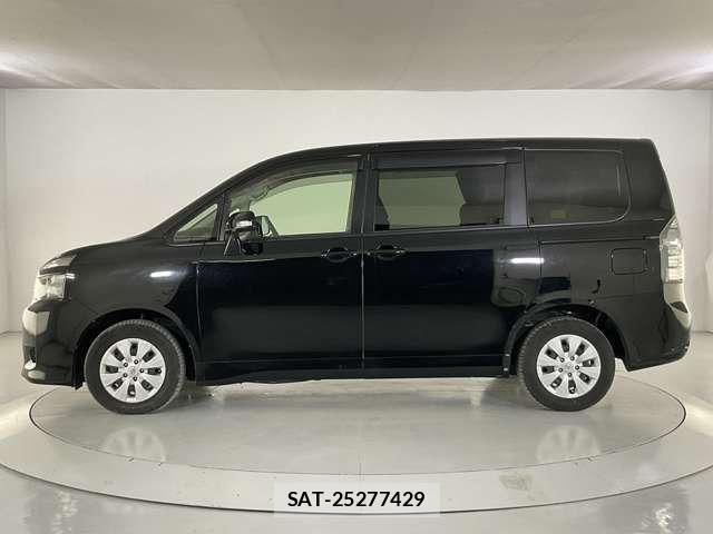 Toyota VOXY 2013-03 8247129-2