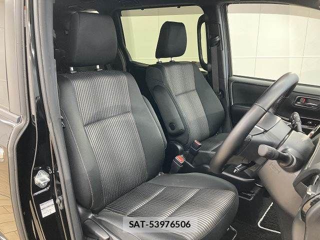 Toyota VOXY 2019-01 8247118-9