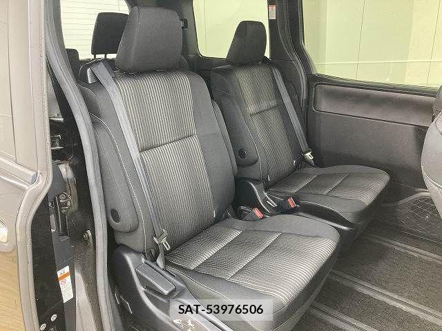 Toyota VOXY 2019-01 8247118-10