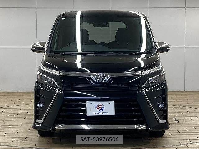 Toyota VOXY 2019-01 8247118-14
