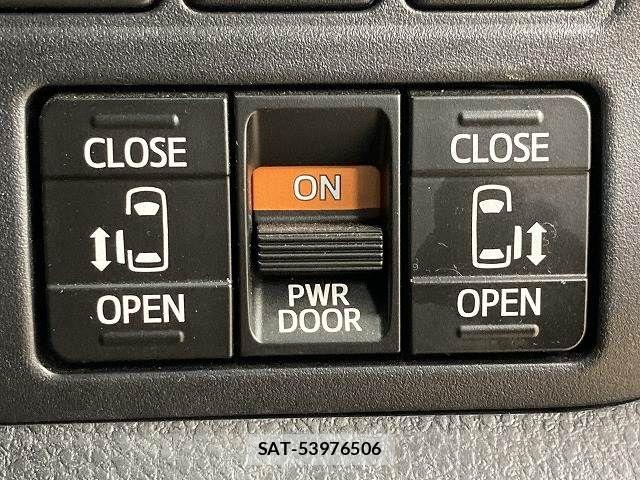 Toyota VOXY 2019-01 8247118-4