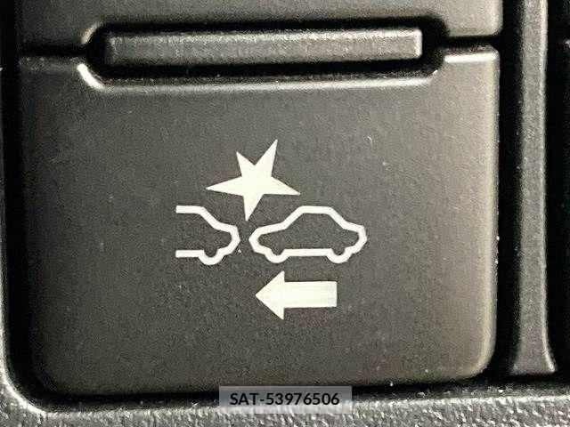 Toyota VOXY 2019-01 8247118-5