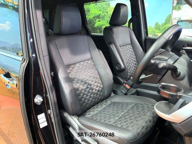 Toyota VOXY 2022-01 8247101-9