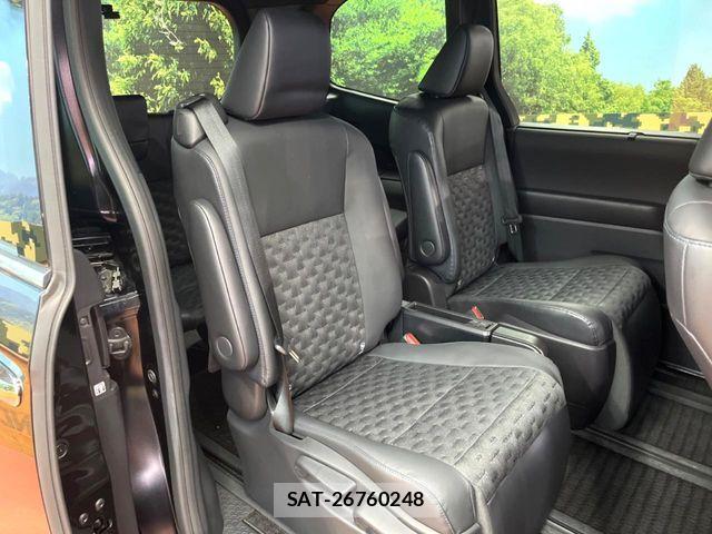 Toyota VOXY 2022-01 8247101-10