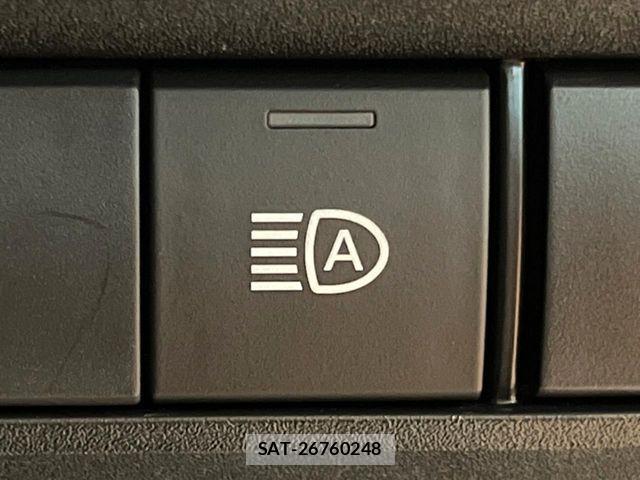 Toyota VOXY 2022-01 8247101-8