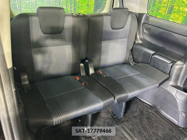 Toyota VOXY 2014-11 8247128-9