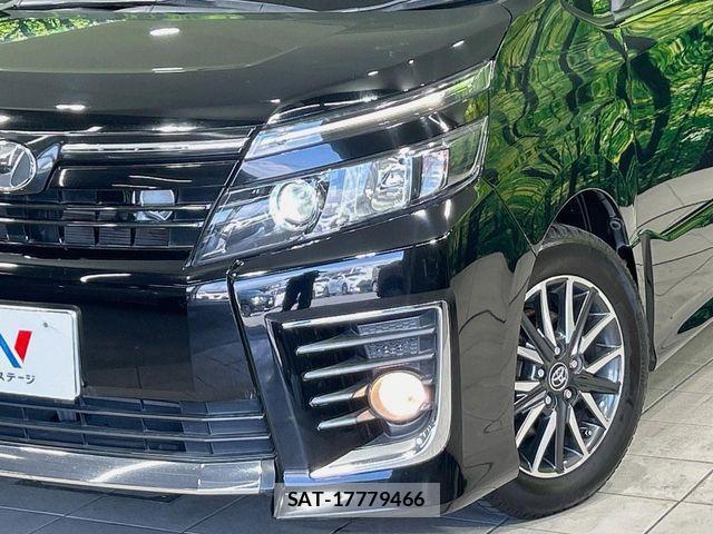 Toyota VOXY 2014-11 8247128-12