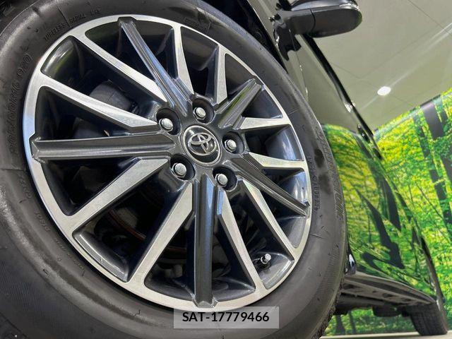 Toyota VOXY 2014-11 8247128-13