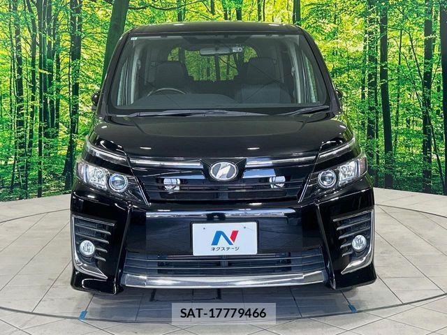 Toyota VOXY 2014-11 8247128-14