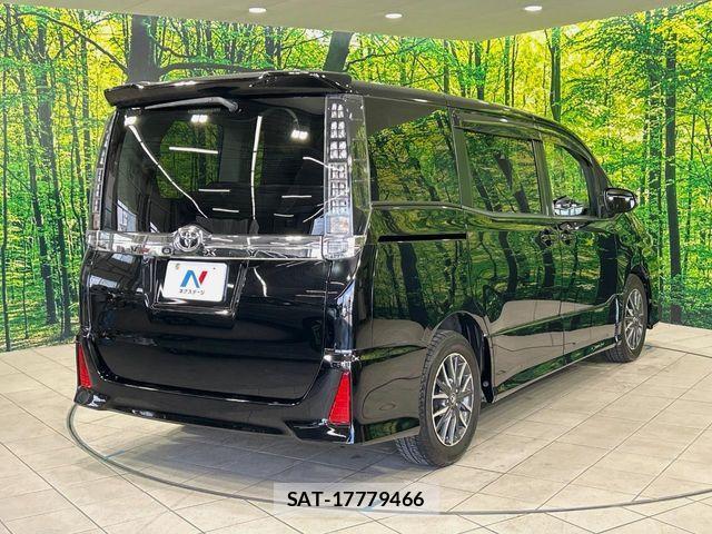 Toyota VOXY 2014-11 8247128-17