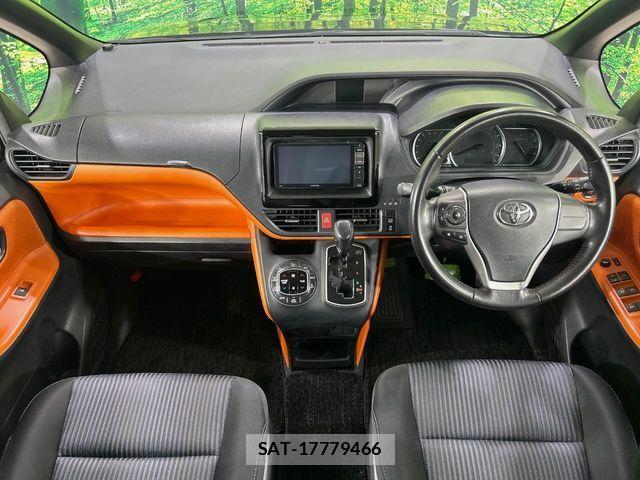 Toyota VOXY 2014-11 8247128-1
