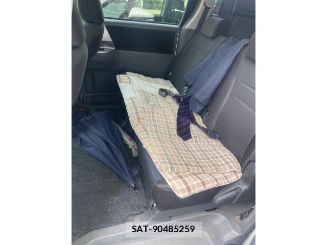 Toyota VOXY 2010-05 8247134-9
