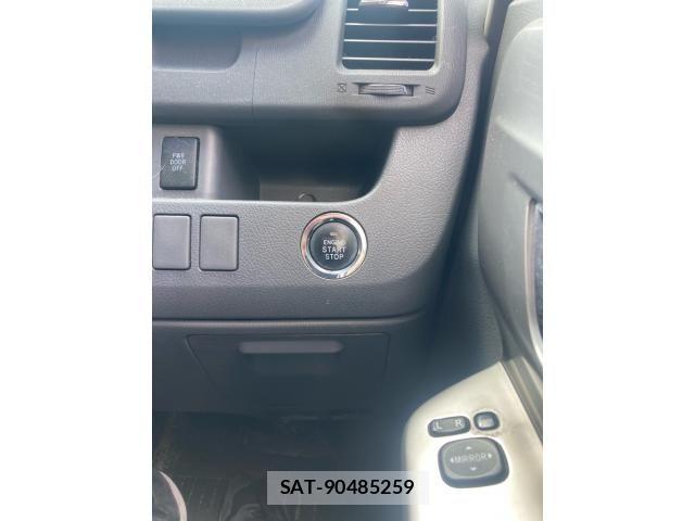 Toyota VOXY 2010-05 8247134-17