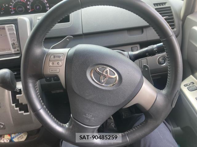 Toyota VOXY 2010-05 8247134-19