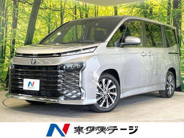 Toyota VOXY 2026-04 8247103-0