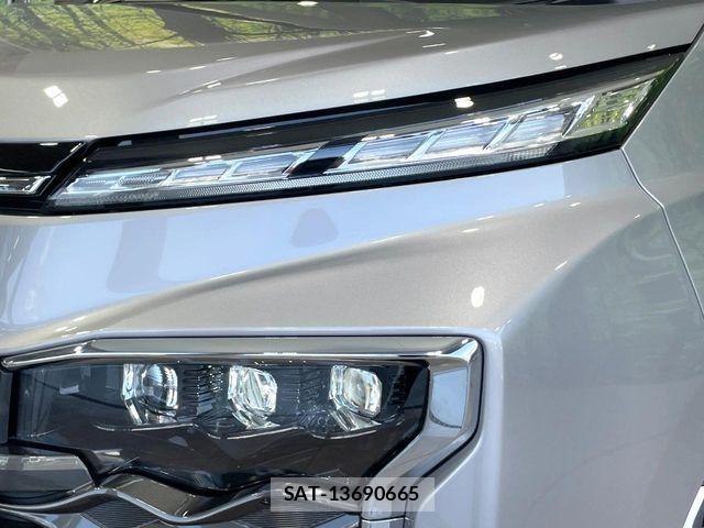 Toyota VOXY 2026-04 8247103-12