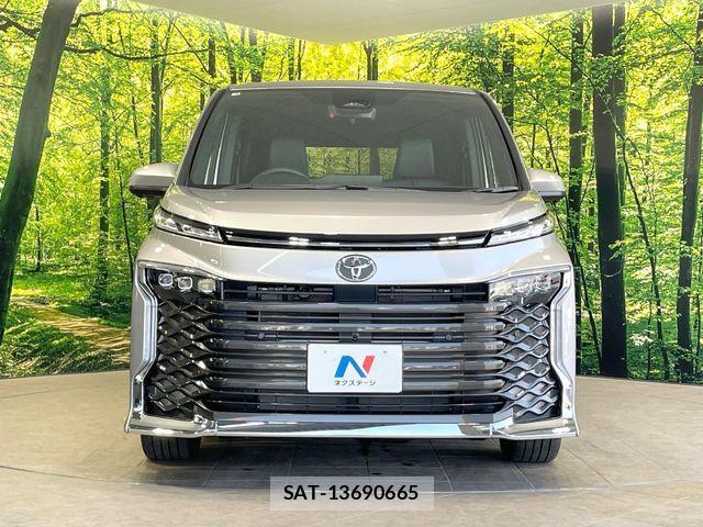 Toyota VOXY 2026-04 8247103-14