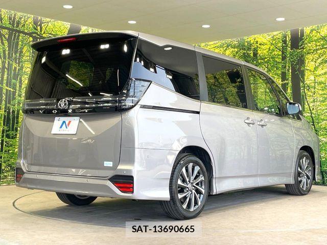 Toyota VOXY 2026-04 8247103-17