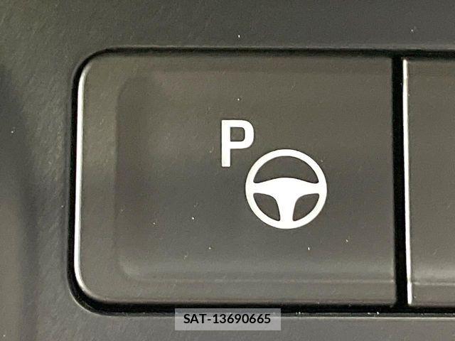 Toyota VOXY 2026-04 8247103-5