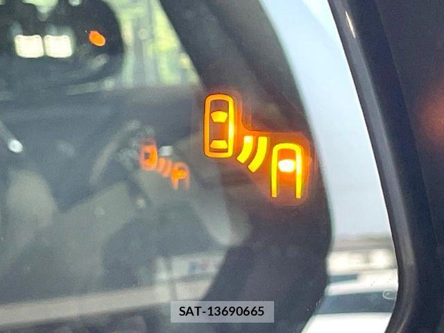Toyota VOXY 2026-04 8247103-6