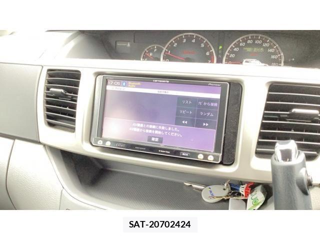 Toyota VOXY 2005-08 8247133-11