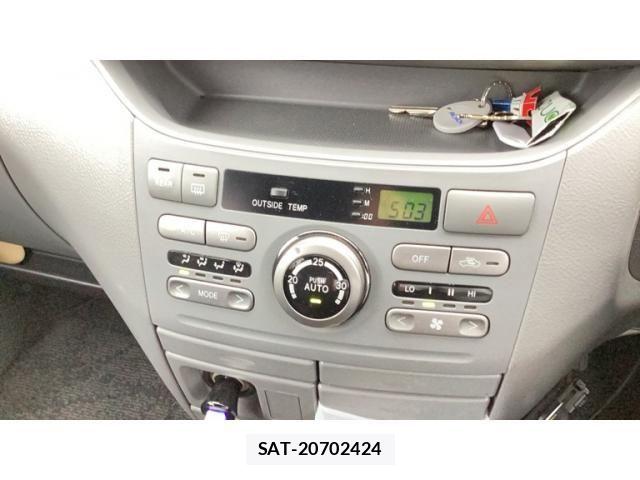 Toyota VOXY 2005-08 8247133-13