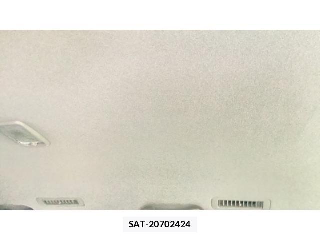 Toyota VOXY 2005-08 8247133-16