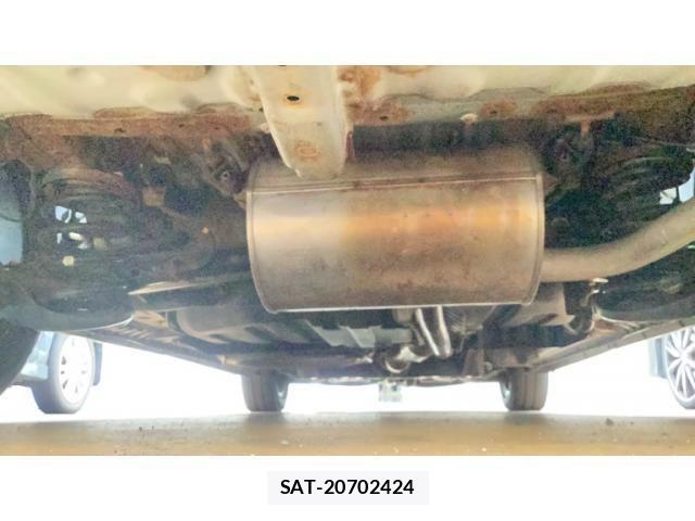 Toyota VOXY 2005-08 8247133-5