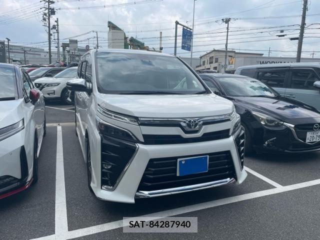Toyota VOXY 2021-06 8247119-0