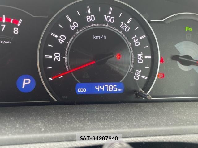Toyota VOXY 2021-06 8247119-9