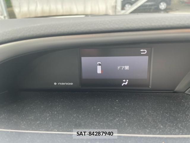 Toyota VOXY 2021-06 8247119-10
