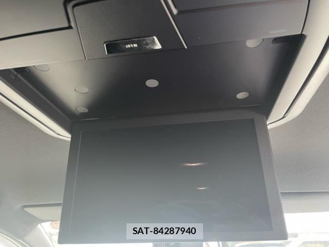 Toyota VOXY 2021-06 8247119-20
