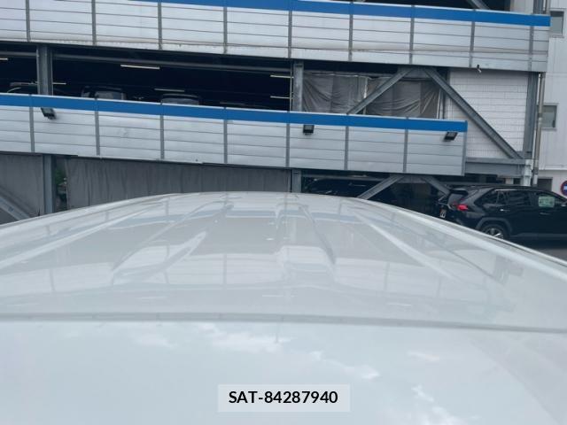 Toyota VOXY 2021-06 8247119-2