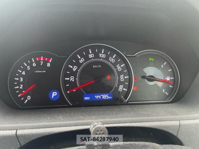 Toyota VOXY 2021-06 8247119-7
