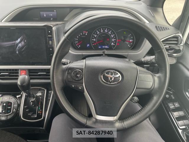 Toyota VOXY 2021-06 8247119-8