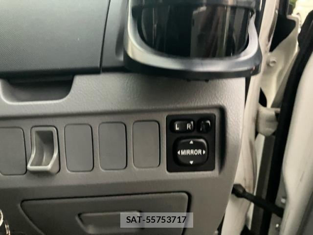 Toyota VOXY 2005-11 8247137-13