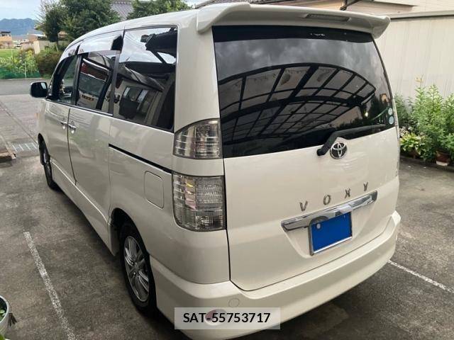 Toyota VOXY 2005-11 8247137-3