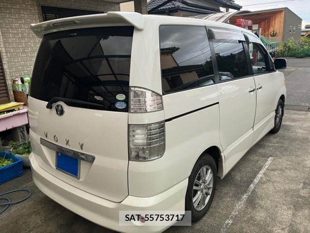 Toyota VOXY 2005-11 8247137-4
