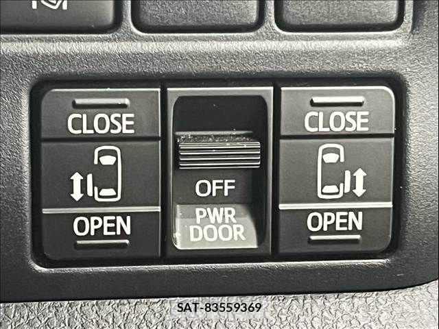 Toyota VOXY 2019-05 8247122-9