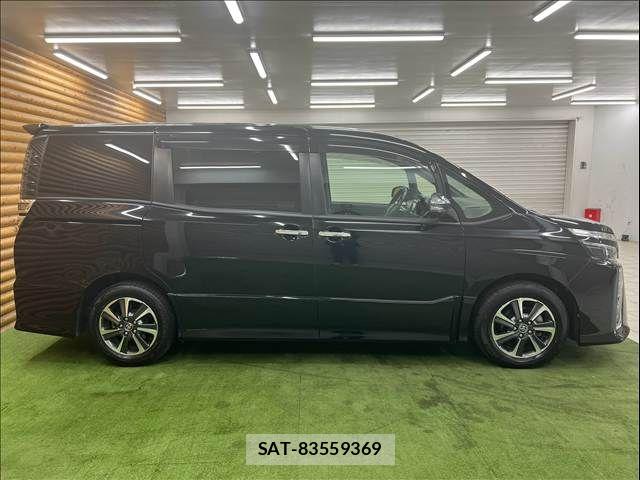 Toyota VOXY 2019-05 8247122-14