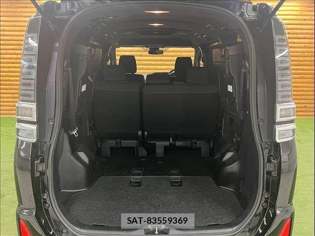 Toyota VOXY 2019-05 8247122-17