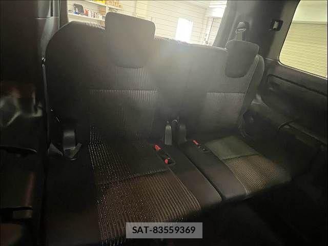 Toyota VOXY 2019-05 8247122-7