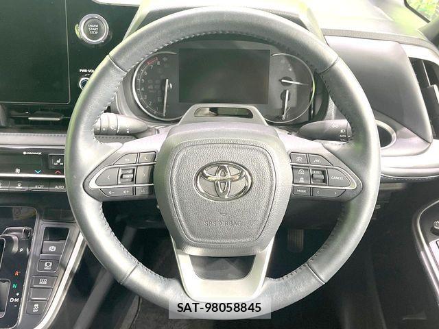 Toyota VOXY 2022-06 8247104-13