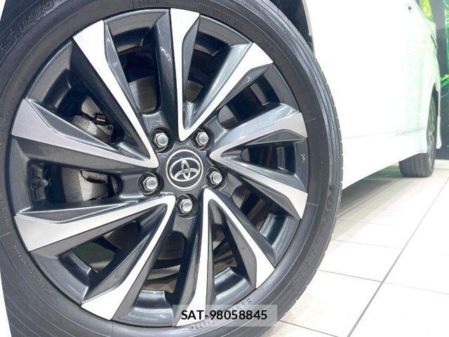 Toyota VOXY 2022-06 8247104-15
