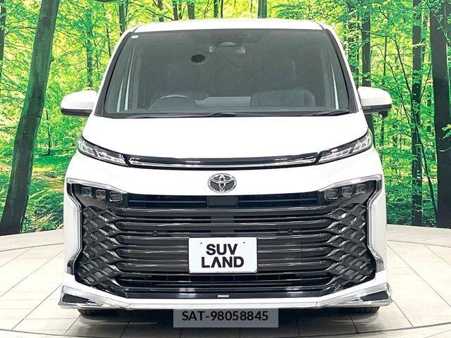 Toyota VOXY 2022-06 8247104-16