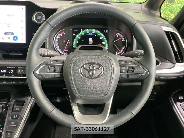 Toyota VOXY 2023-06 8247106-11