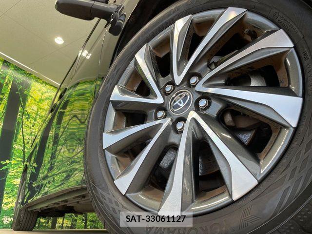 Toyota VOXY 2023-06 8247106-13